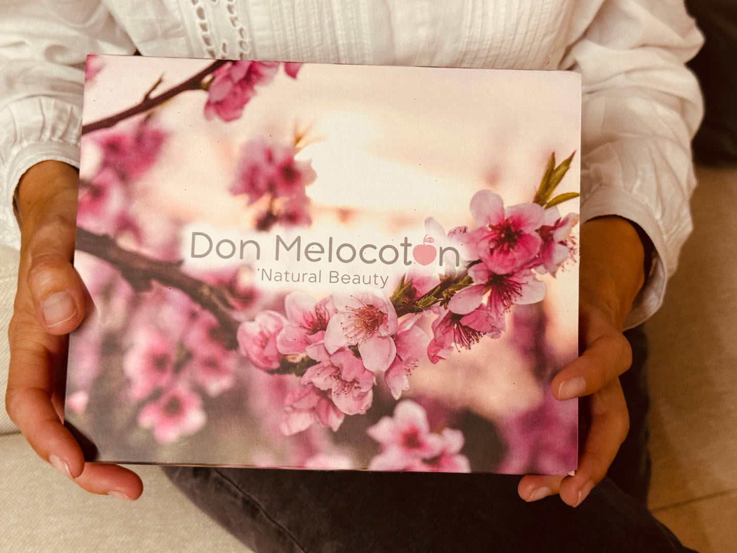 Antifaz extrasuave Don Melocotón. Para dormir, descansar y viajar